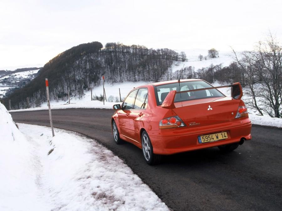  Mitsubishi Lancer Evolution VIII 2003 года  (фото 18 из 58)